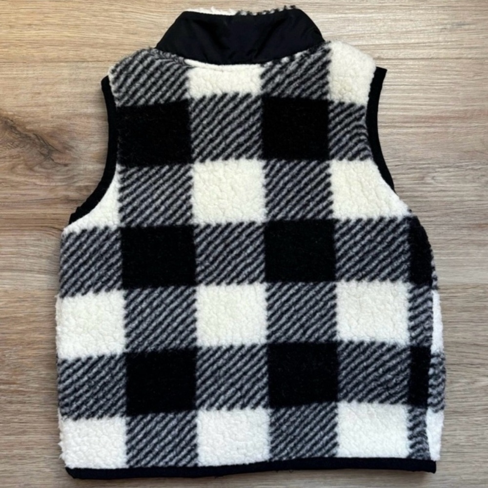 Old Navy Buffalo Plaid Fleece Vest Baby 6–12 Months NWOT Black White - Picture 4 of 4